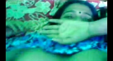 hình gái xinh sex Người Phụ nữ Nhật bản đưa âm hộ lông của mình sex y tá cho nhà sản xuất.