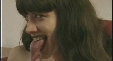 sex trả kèo Nympho xxx phụ đề cho người lái xe một công việc thổi.